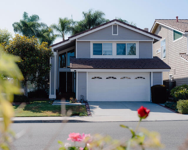Located in beautiful Irvine CA Rainbow Daycare boasts a convenient location close to the 5 freeway as well as: